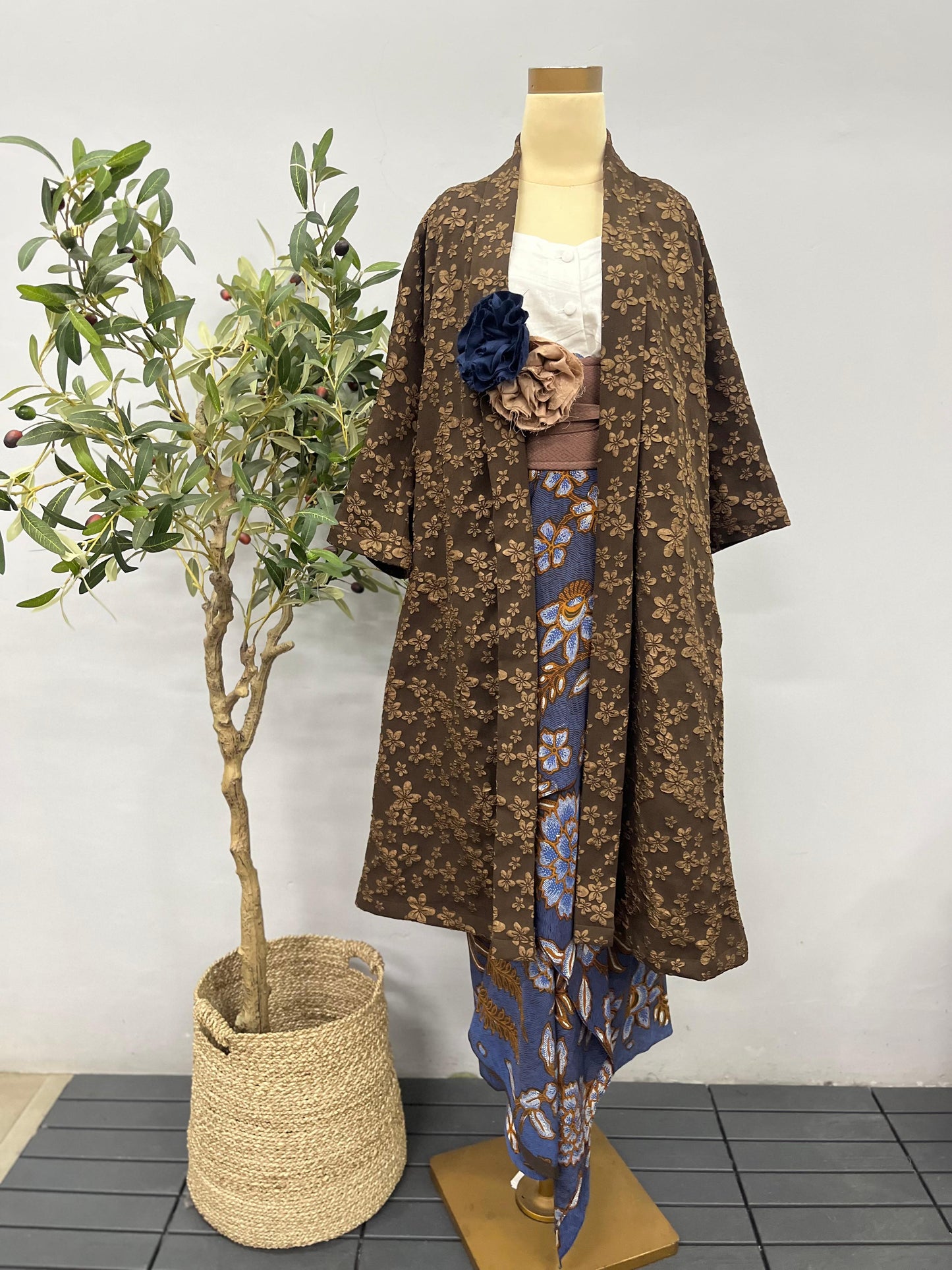 Tomoko Outer