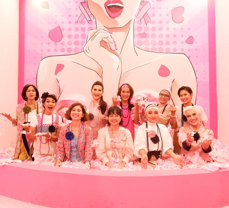 Fashion Show Shawl&co di Pink Pop Up Market yang Diselenggarakan oleh Love Pink Indonesia