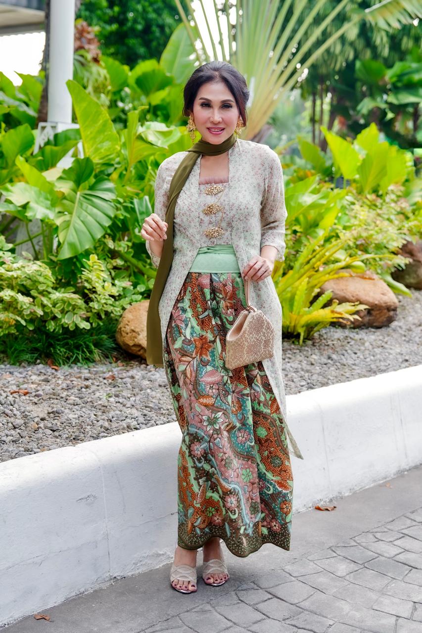 Kebaya Dewi