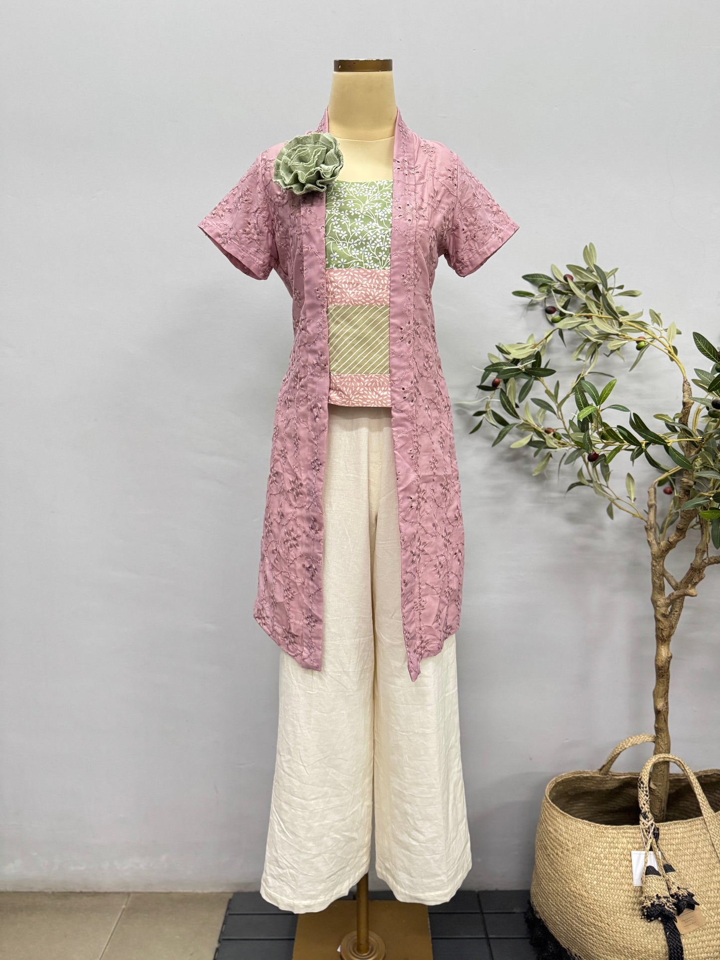 Kebaya Sarashvati