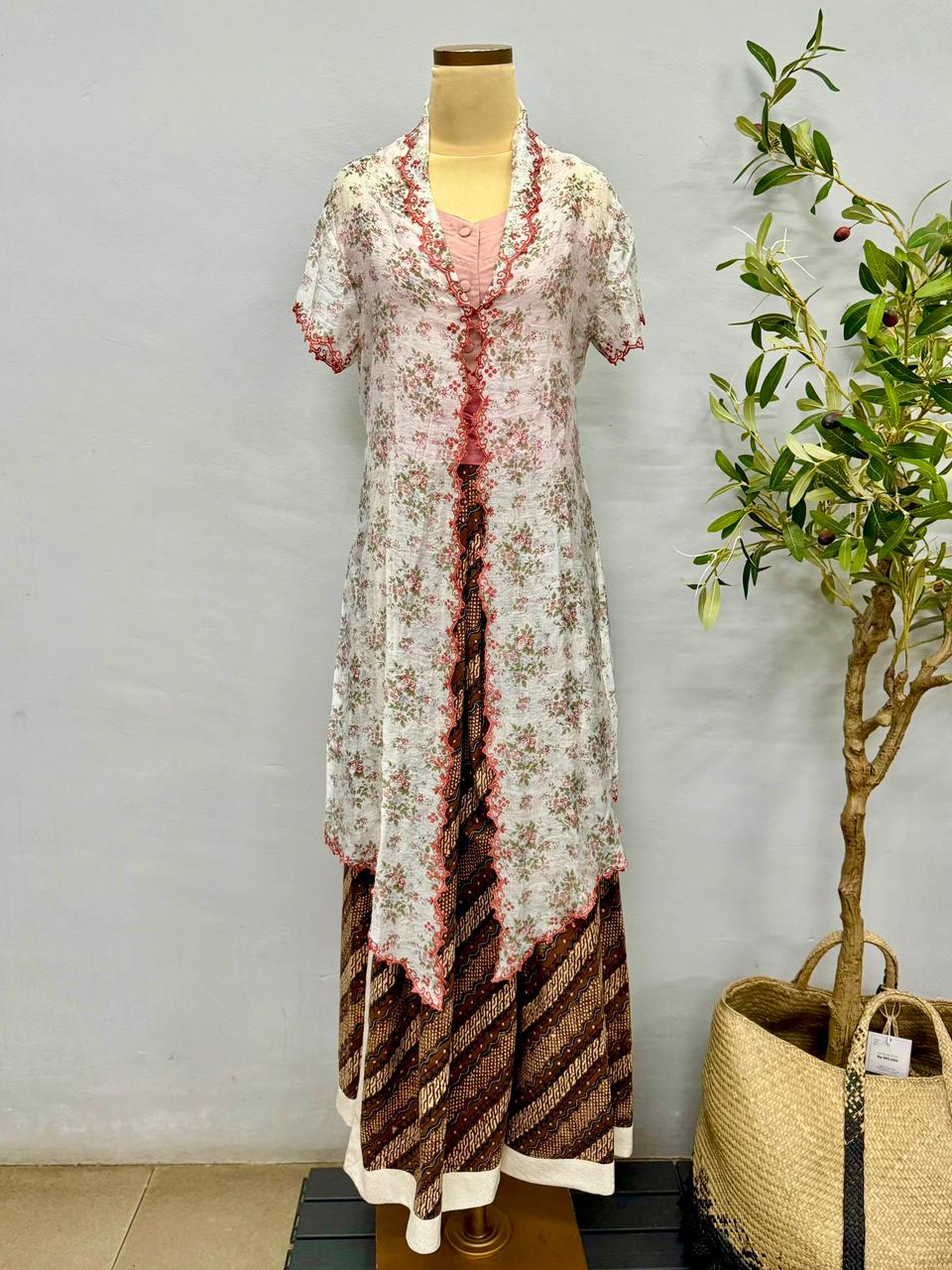 Kebaya Nonya Long