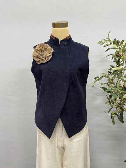 Astrini Sleeveless