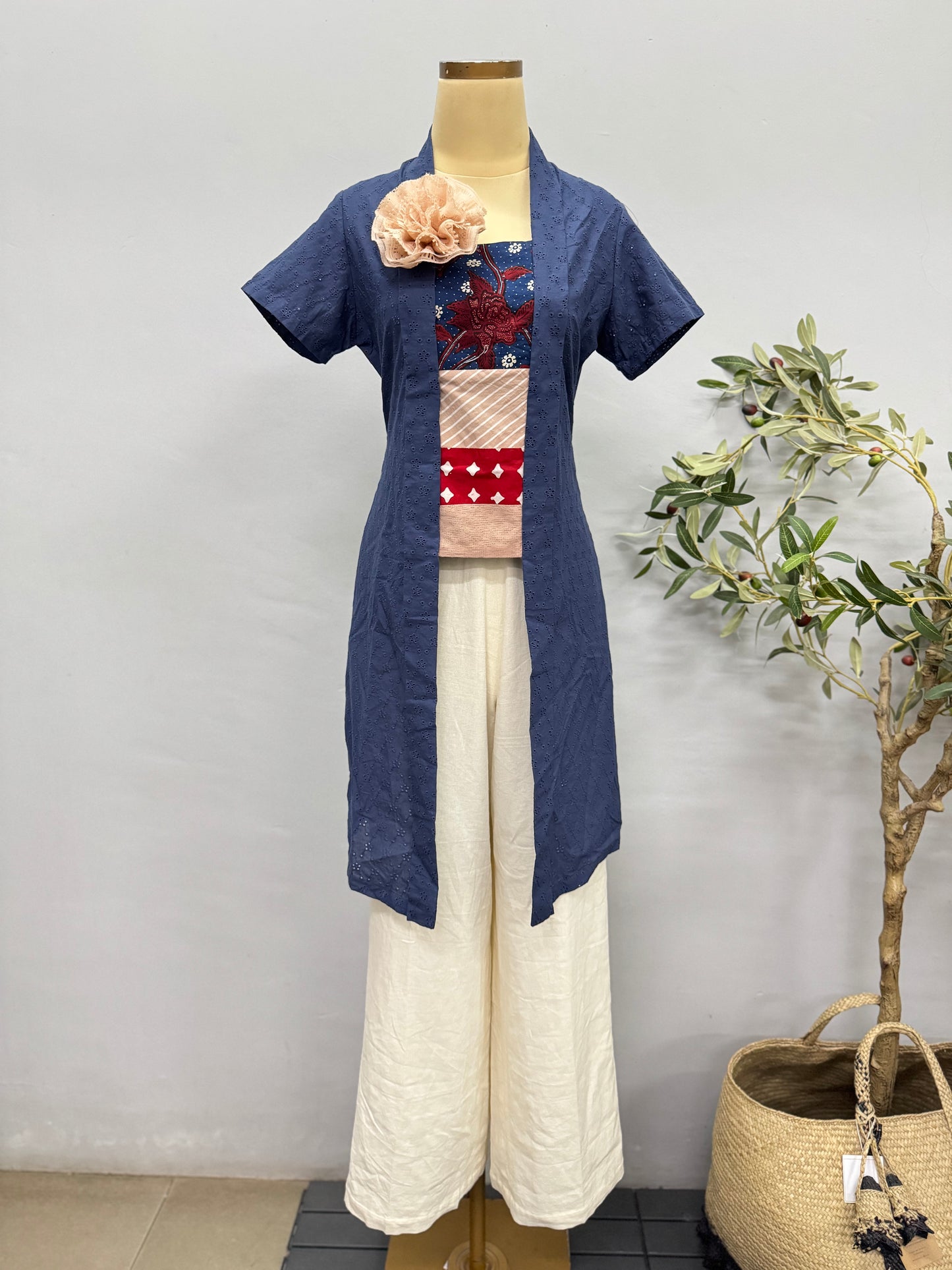Kebaya Sarashvati