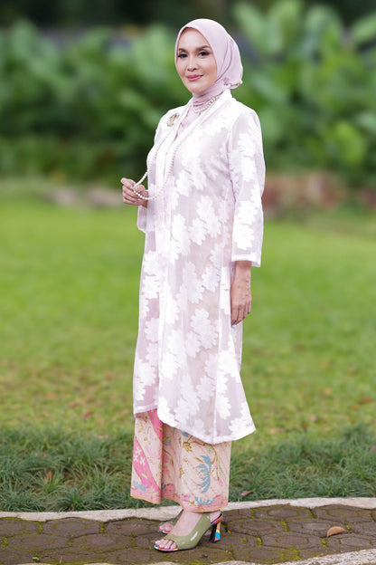 Kebaya Savitri