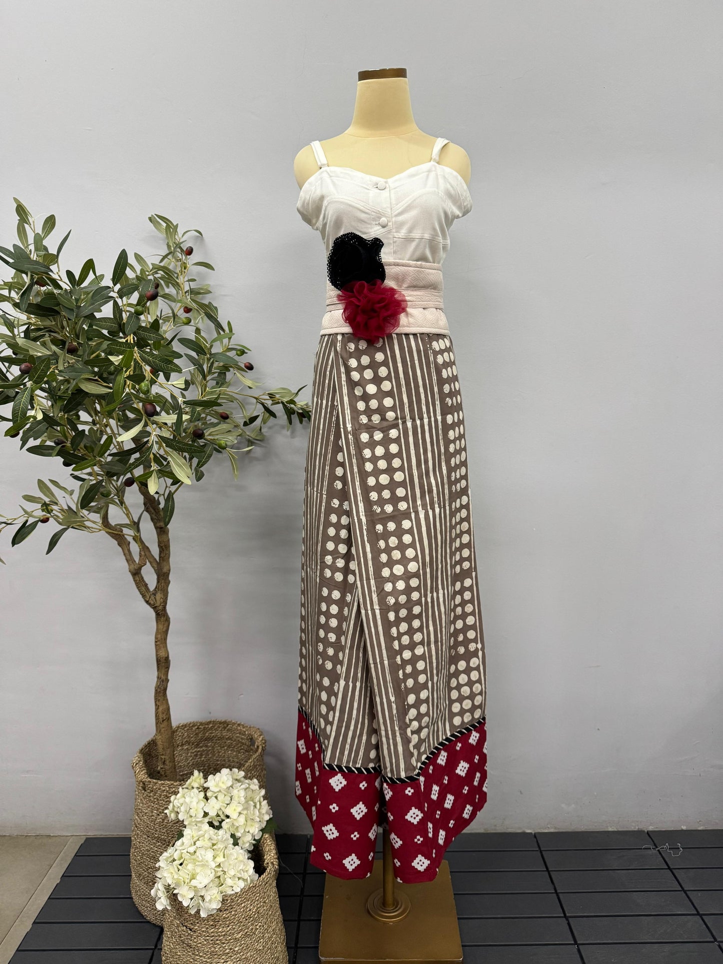 Sarung Anom