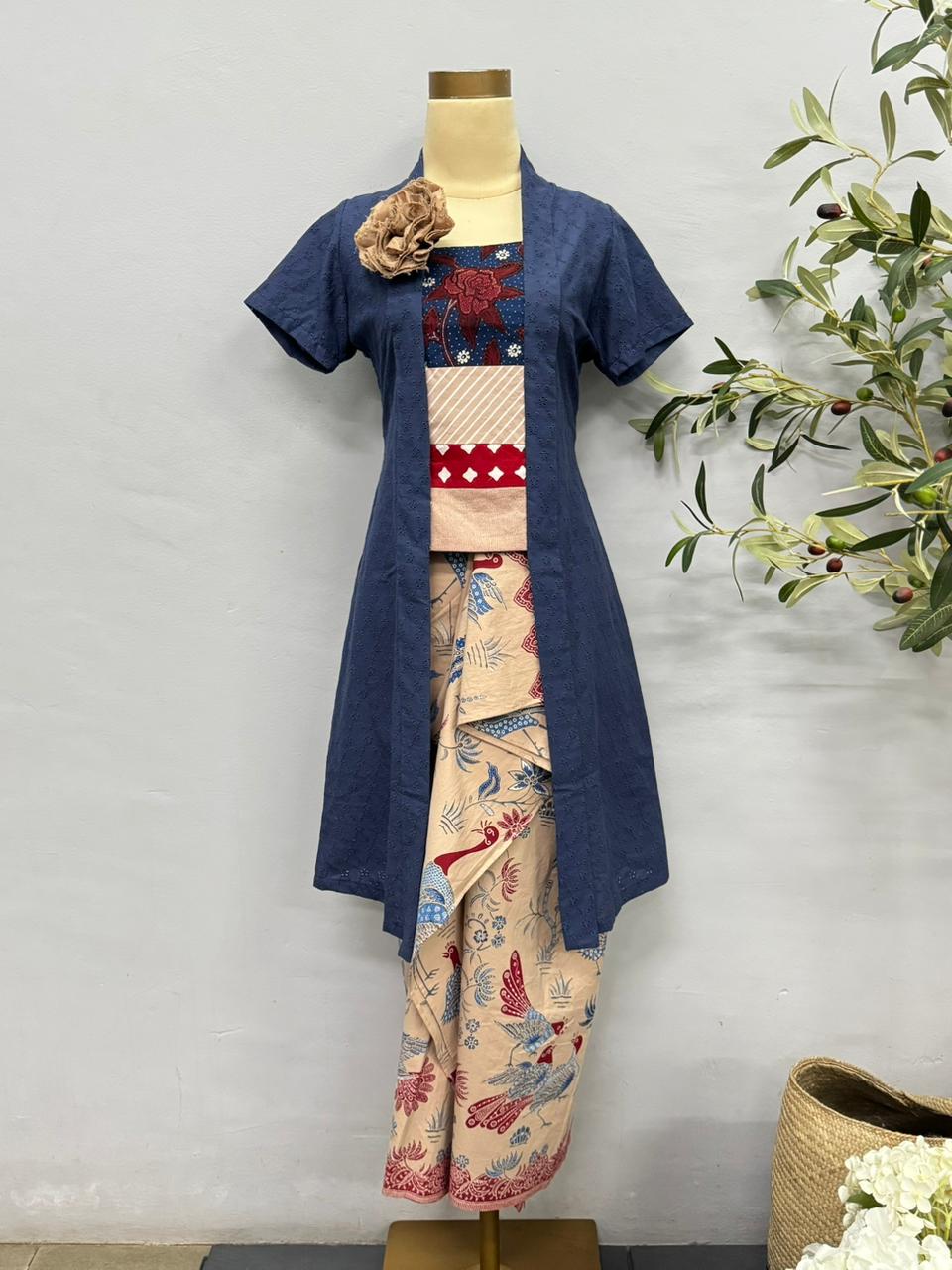 Kebaya Sarashvati