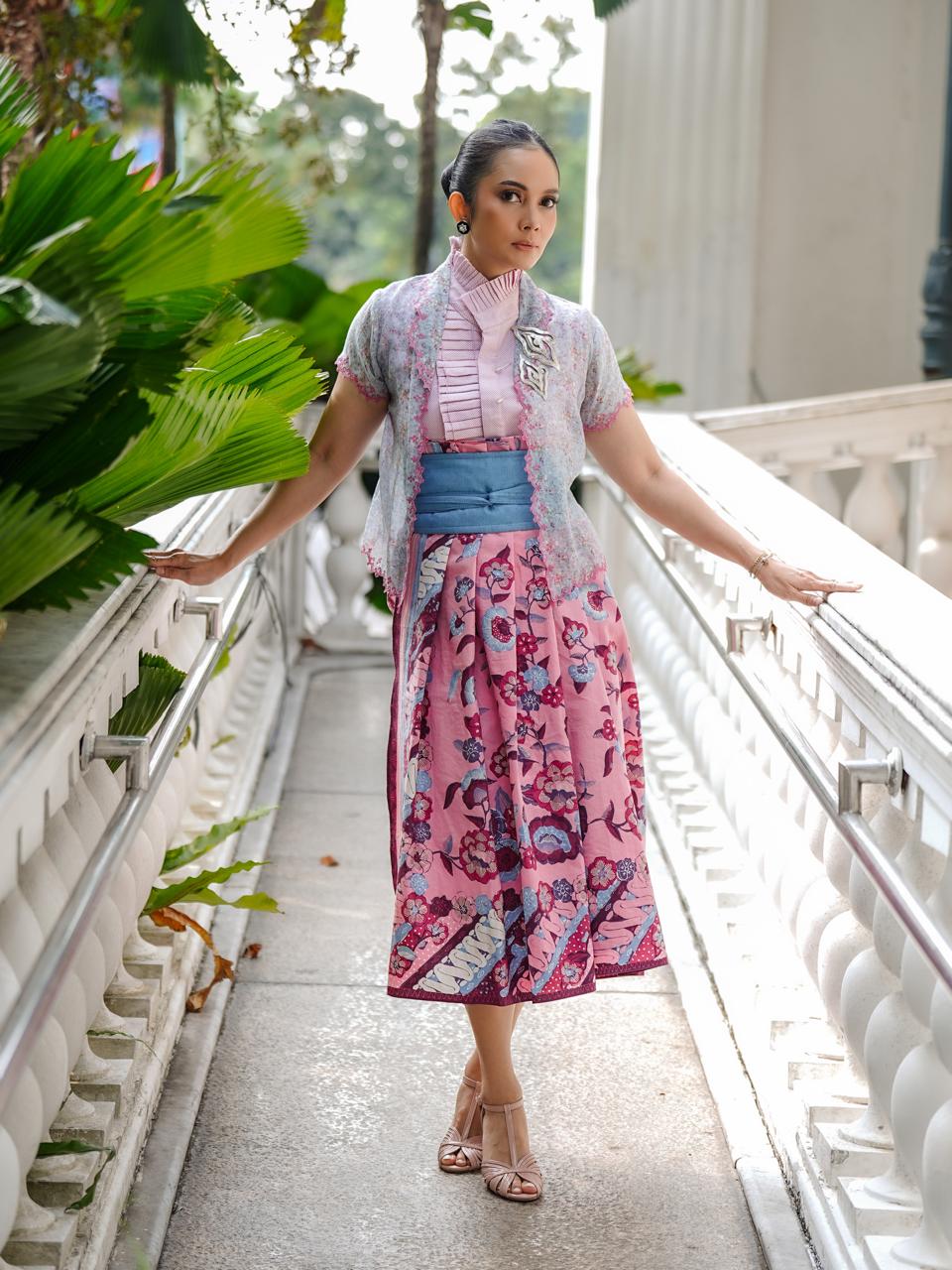 Kebaya Nonya Short