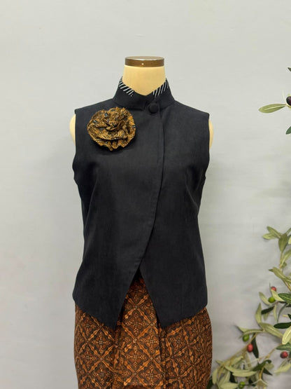 Astrini Sleeveless
